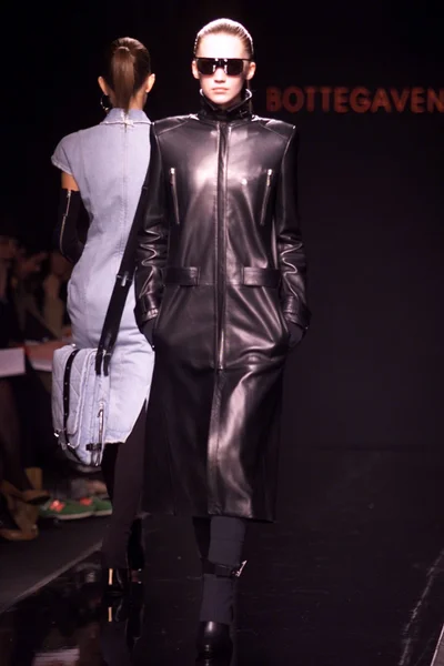 Look 9